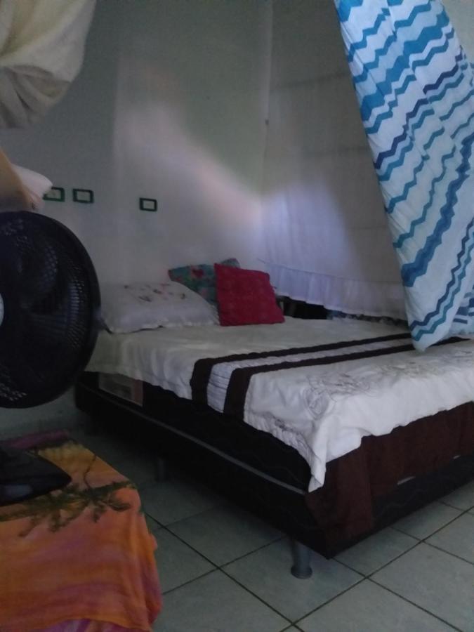 Hostel Atelie Uba ปอร์โต จิ กาลินญาส ภายนอก รูปภาพ